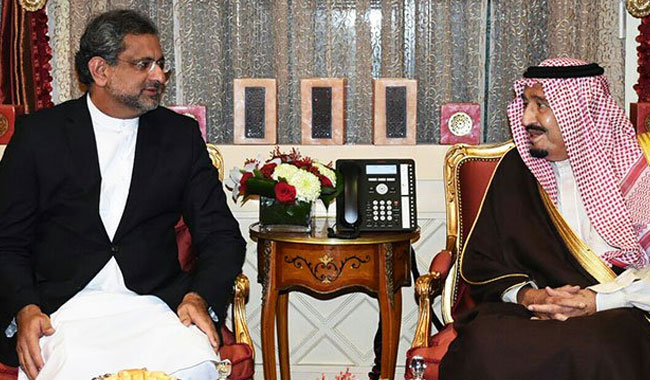 PM Pakistan Abbasi meets Saudi King Salman
